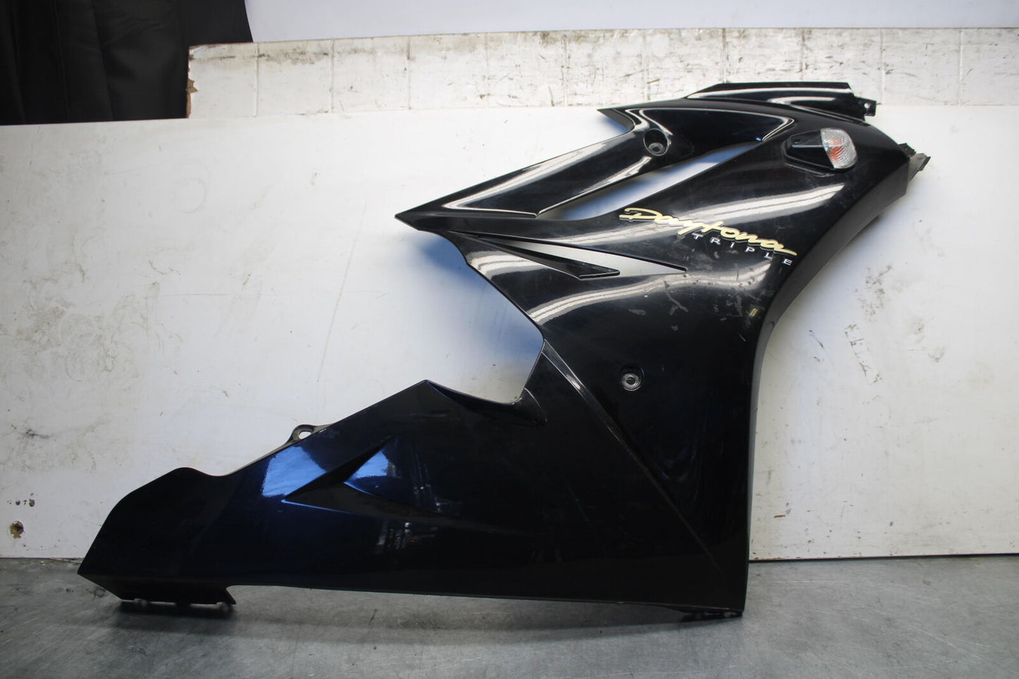 07-08 TRIUMPH DAYTONA 675 RIGHT LOWER MID UPPER SIDE FAIRING COWL BB685