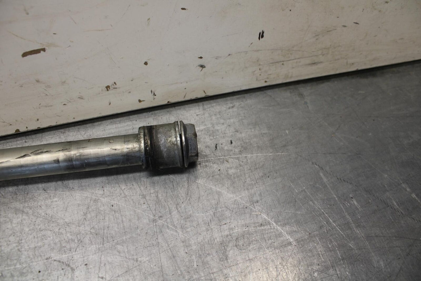 01-02 HONDA SHADOW SPIRIT 750 FRONT WHEEL RIM AXLE PIVOT BOLT BB632