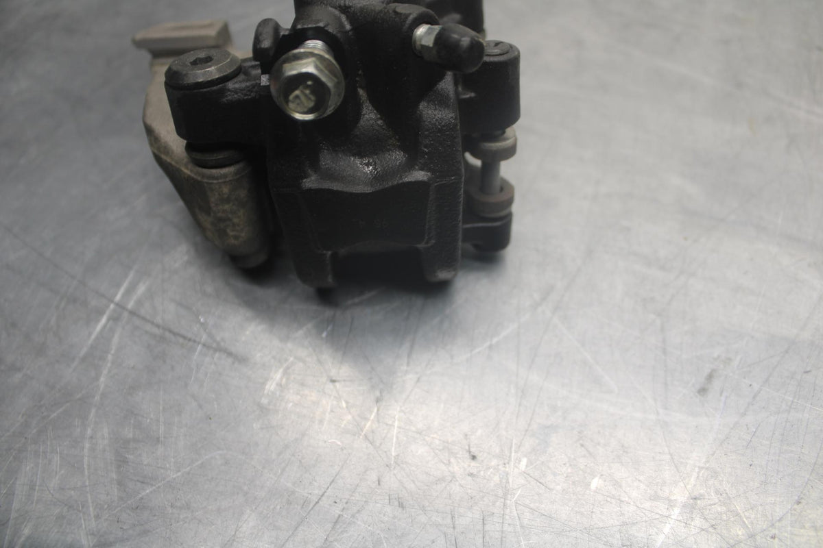 15-21 SUZUKI GSXR600 REAR BACK BRAKE CALIPER W MOUNT BRACKET BB460