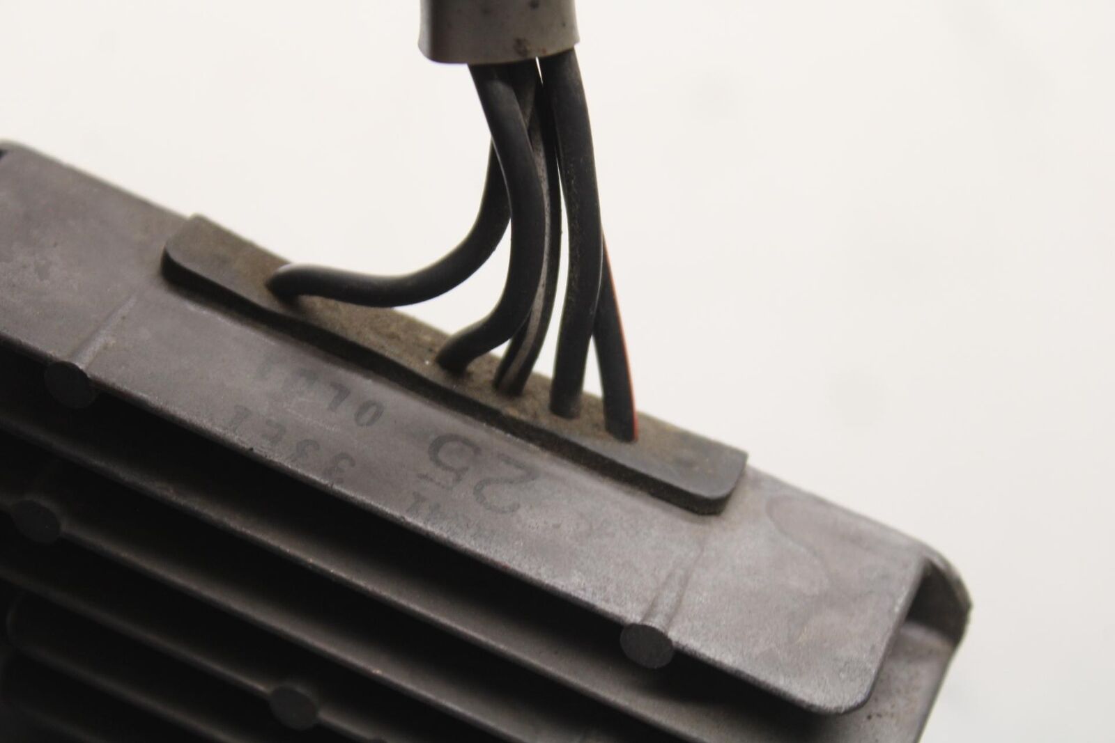 01-03 SUZUKI GSXR600 RECTIFIER VOLTAGE REGULATOR 32800-33E21 BB639