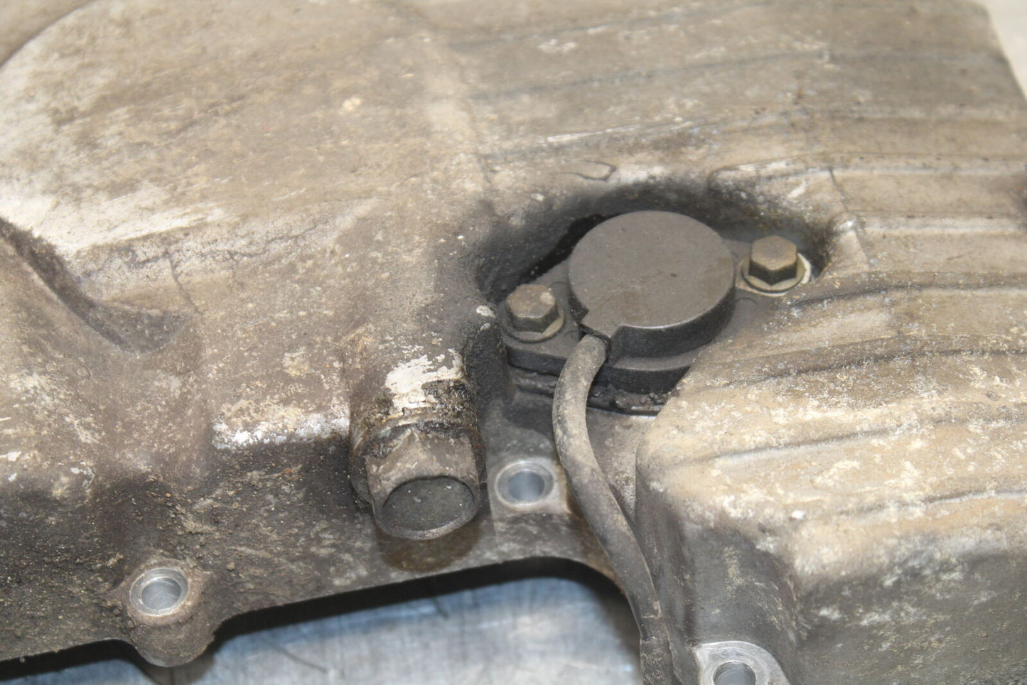 96-07 YAMAHA YZF600R ENGINE MOTOR BOTTOM OIL PAN COVER BB746