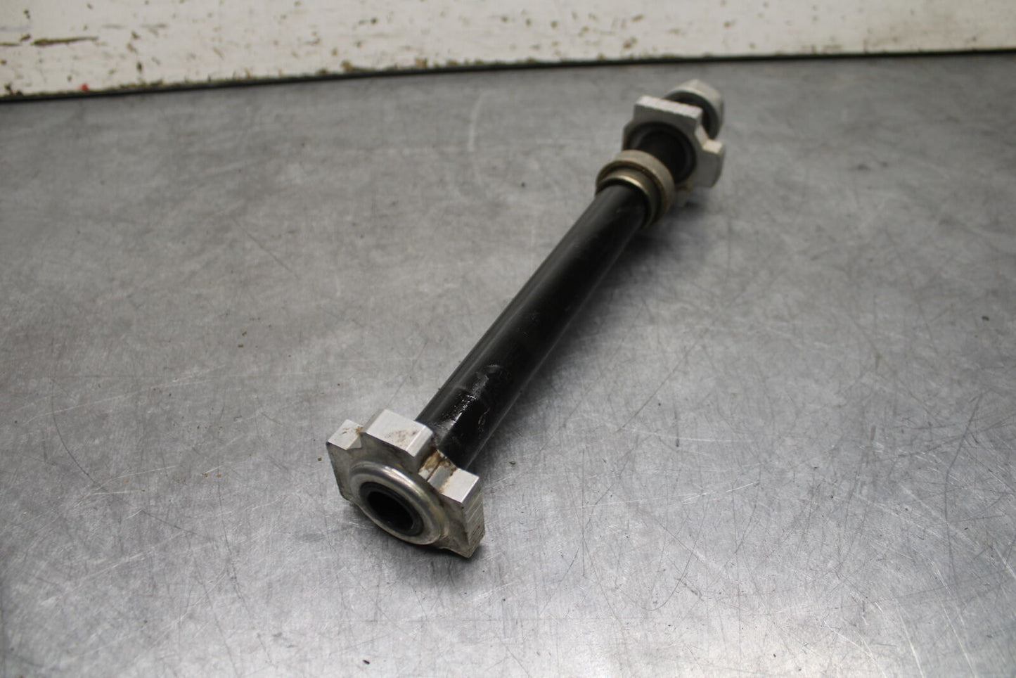 21-24 KTM 890 ADVENTURE R REAR AXLE BACK WHEEL RIM PIVOT BOLT AXEL BB723