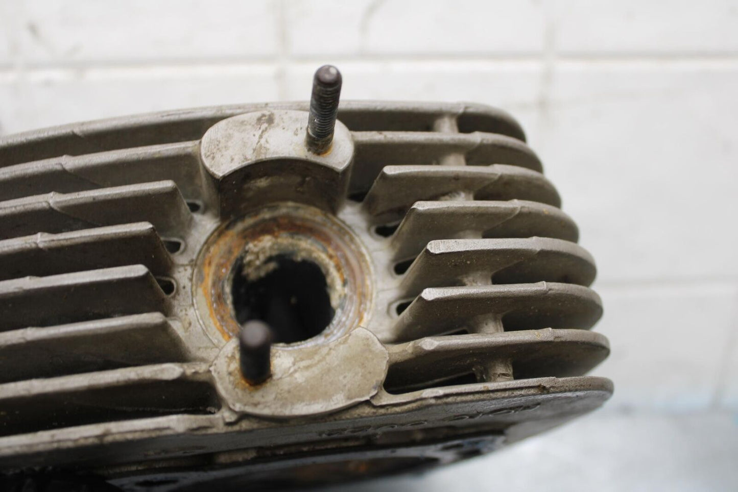 16-17 MOTO GUZZI V7 II ENGINE TOP END CYLINDER LEFT HEAD BB57