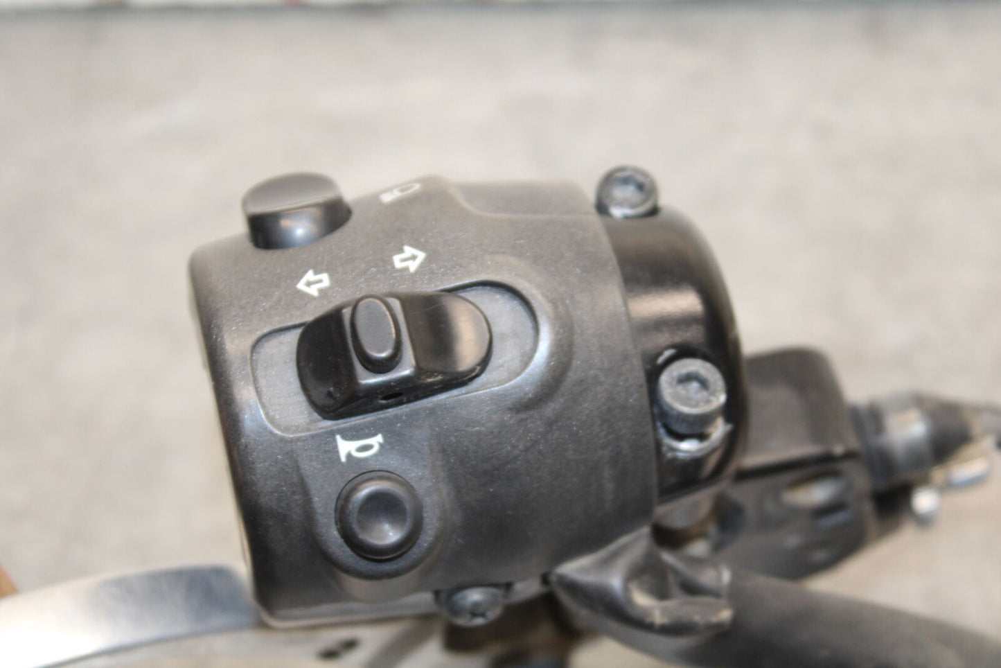 14-16 TRIUMPH AMERICA LT LEFT CLIP ON HANDLE HORN SIGNALS SWITCH BB720