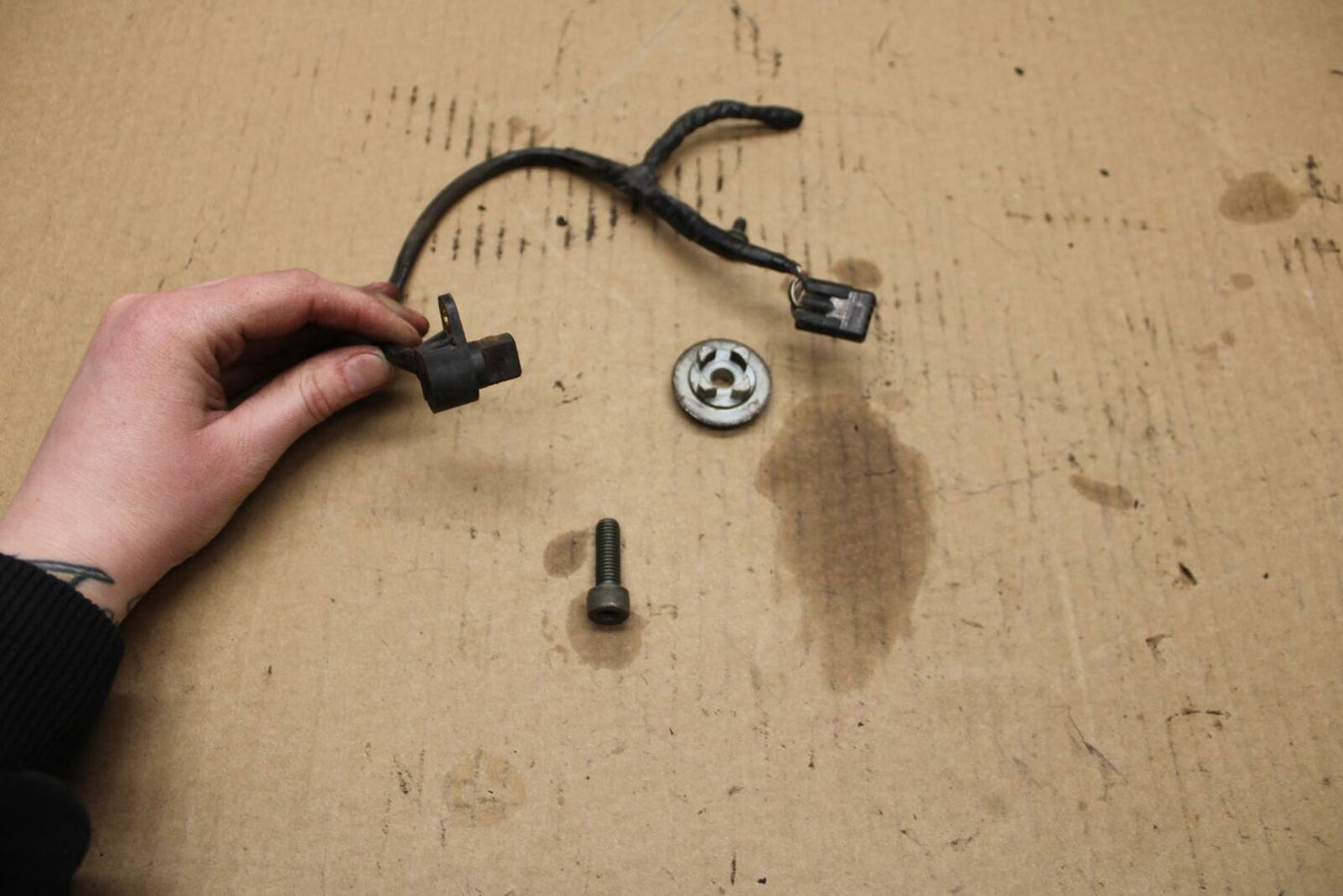 01 SUZUKI GSXR1000 SPEED SPEEDOMETER SENSOR BB155b