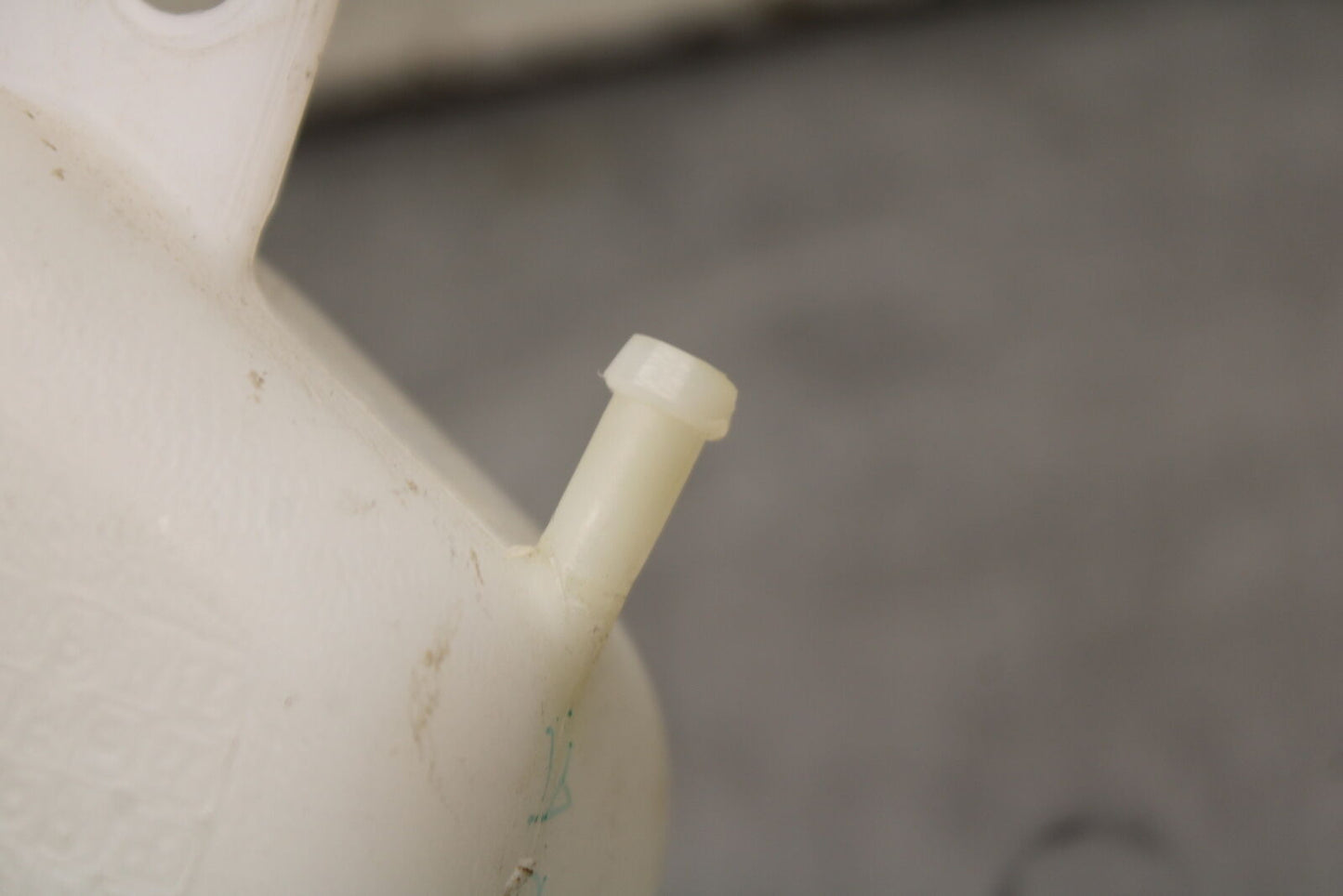 17-24 KTM 390 DUKE COOLANT WATER TANK RESERVOIR BOTTLE BB734