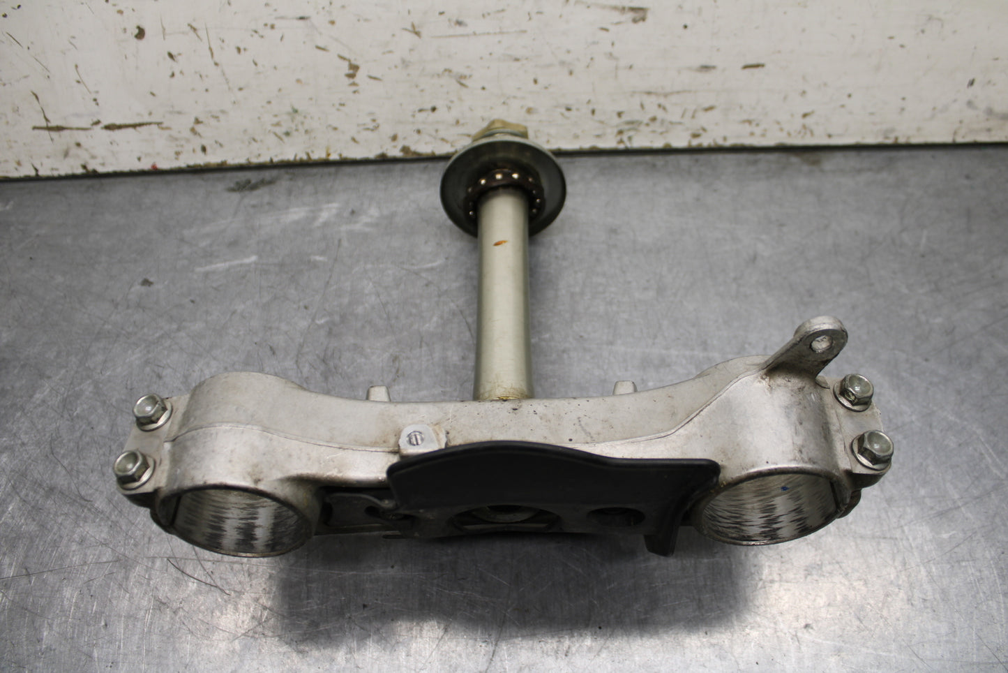08-10 SUZUKI GSXR 600 FRONT FORKS CLAMP LOWER TRIPLE TREE STEM BB116