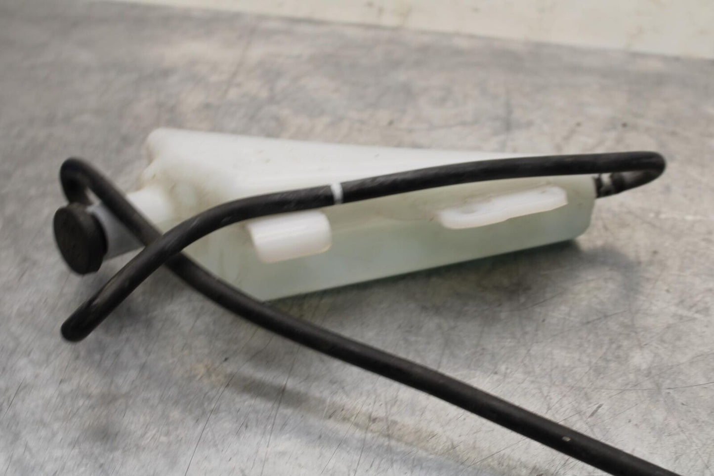 20 SUZUKI GSXR 1000 COOLANT WATER TANK RESERVOIR BOTTLE BB597