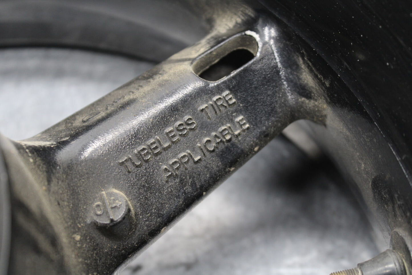 04-05 SUZUKI GSXR600 REAR WHEEL RIM BB658