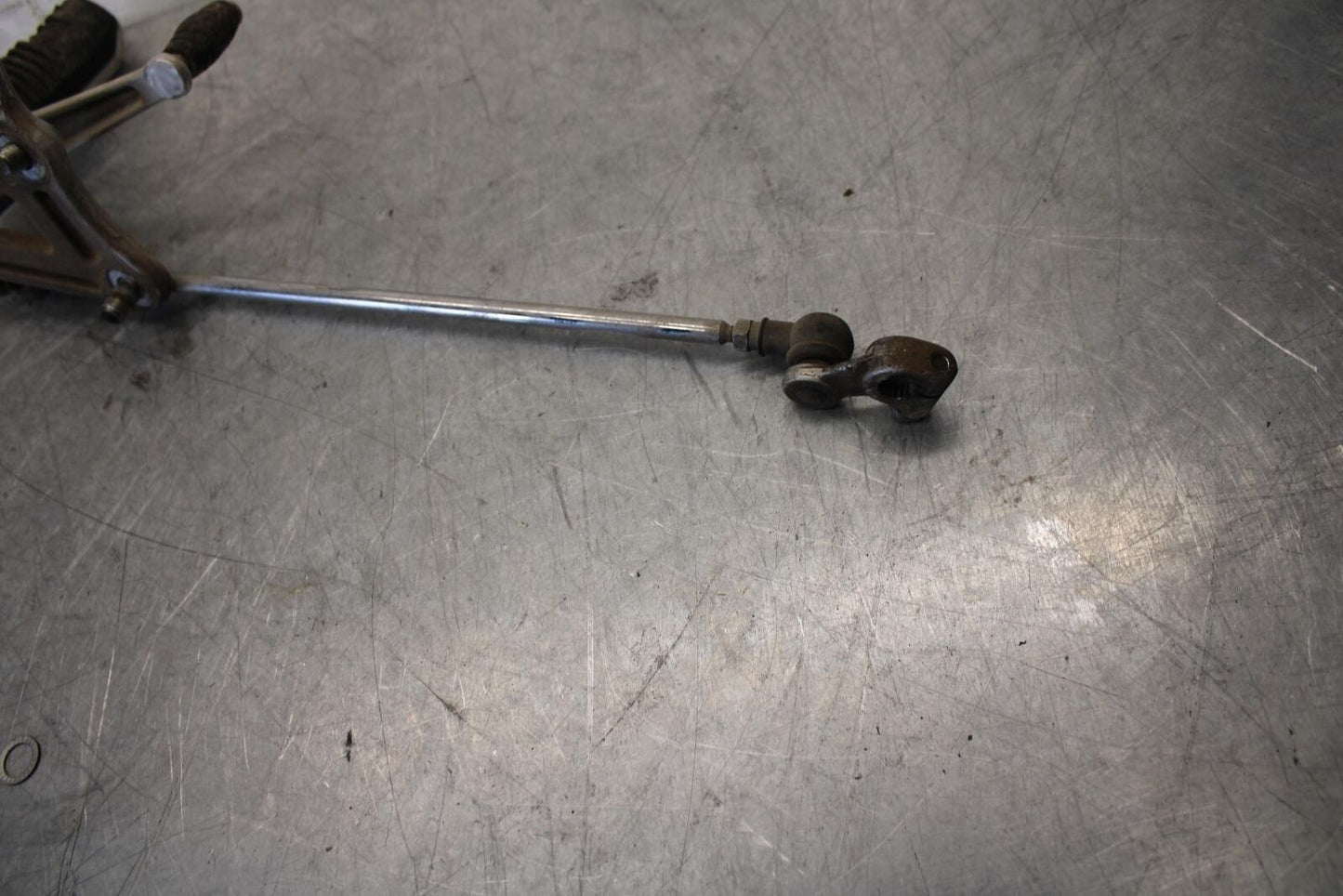 91-92 SUZUKI GSXR1100 GSXR 1100M LEFT REARSET REAR SET FOOT PEG W SHIFTER BB435