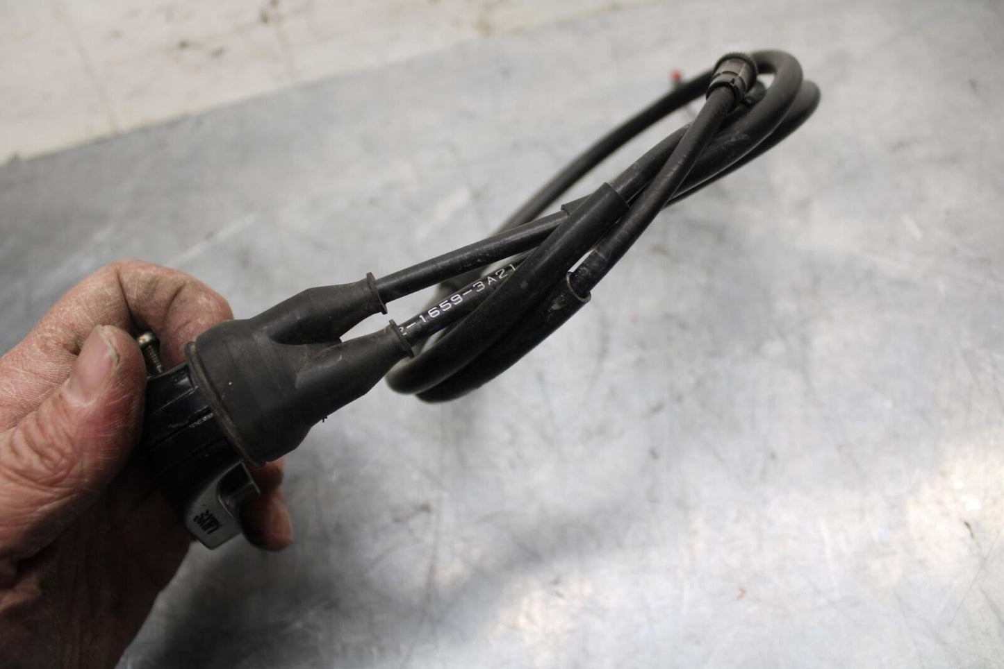 03 KAWASAKI ZX12R THROTTLE CABLE LINE HOUSING GUIDE BB472