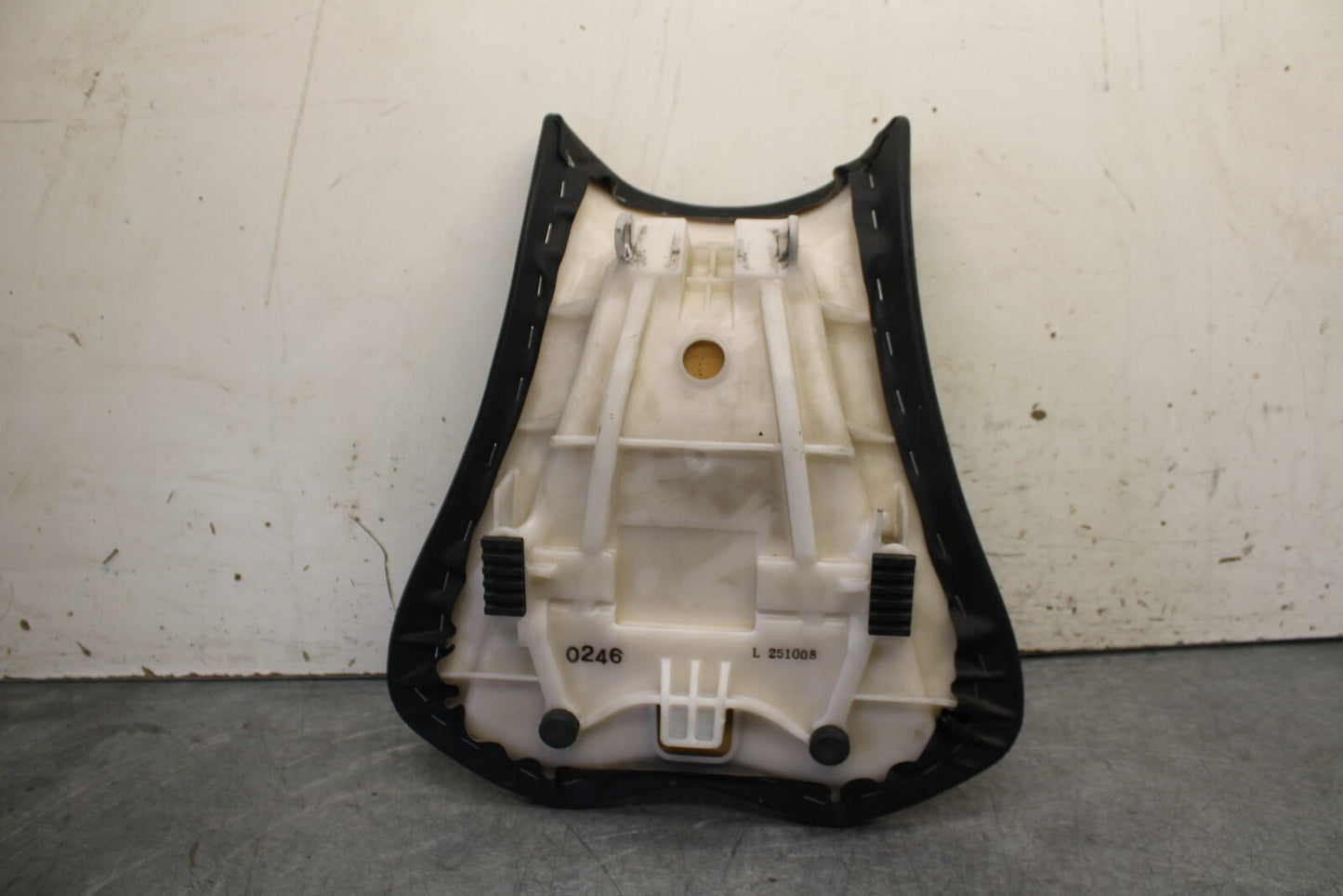 13-18 KAWASAKI NINJA ZX6R FRONT DRIVERS SEAT PAD SADDLE BB682