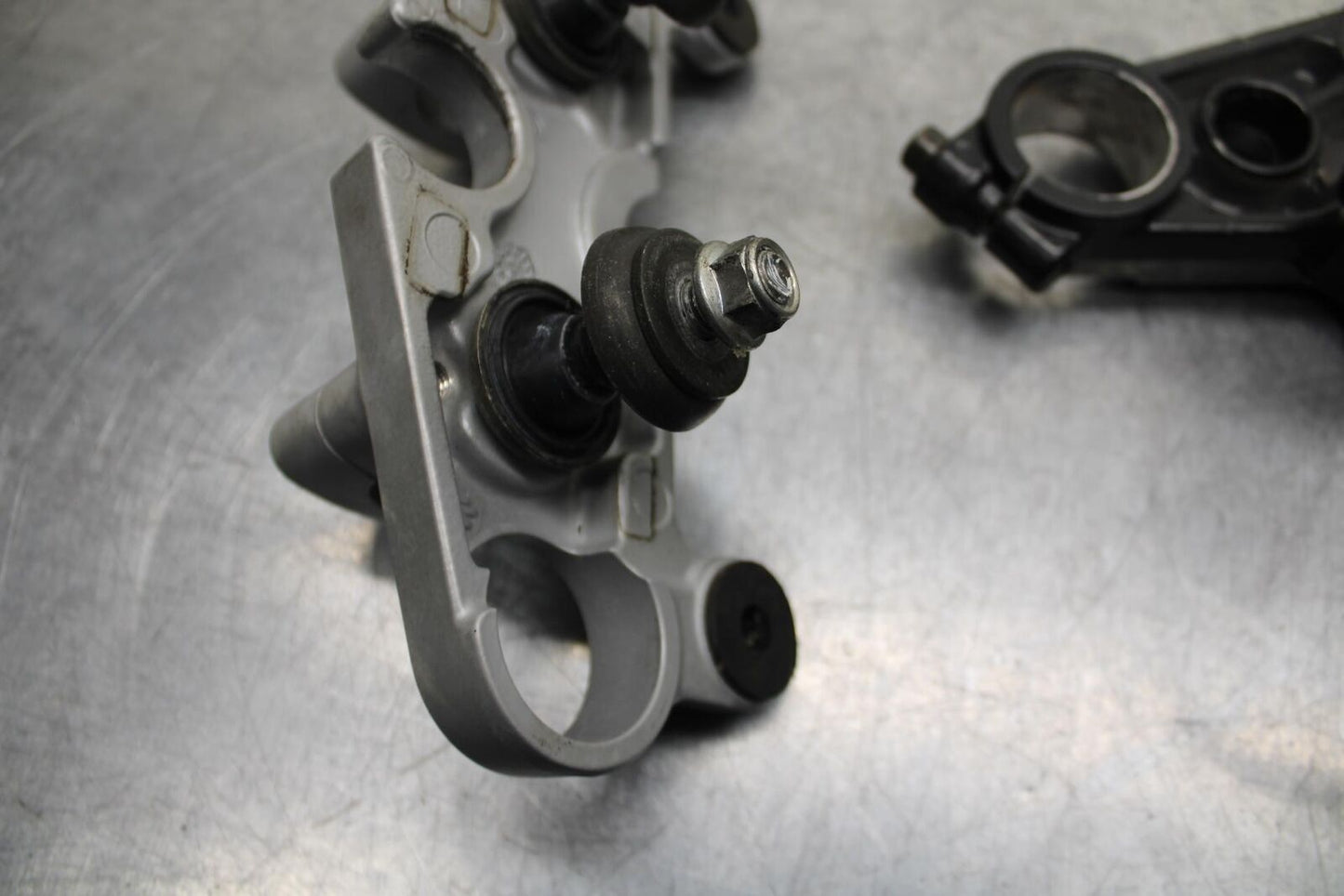04-09 SUZUKI GS 500 FH GS500F FORKS UPPER TRIPLE TREE CLAMPS BB97