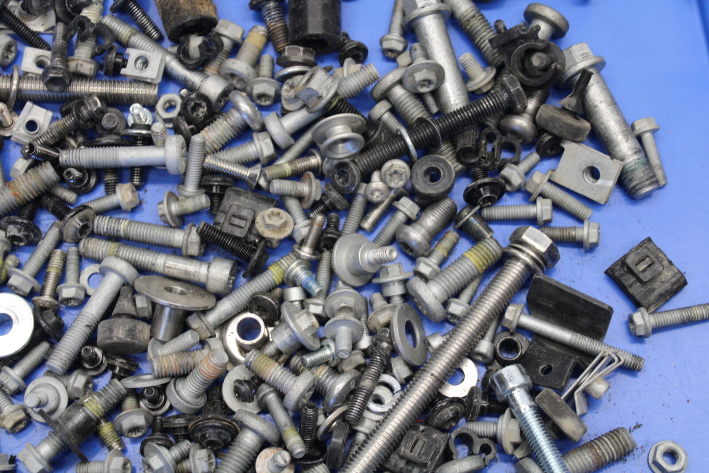 21-24 KTM 890 ADVENTURE R MOUNTING BOLTS HARDWARE MOTOR SCREWS BB723