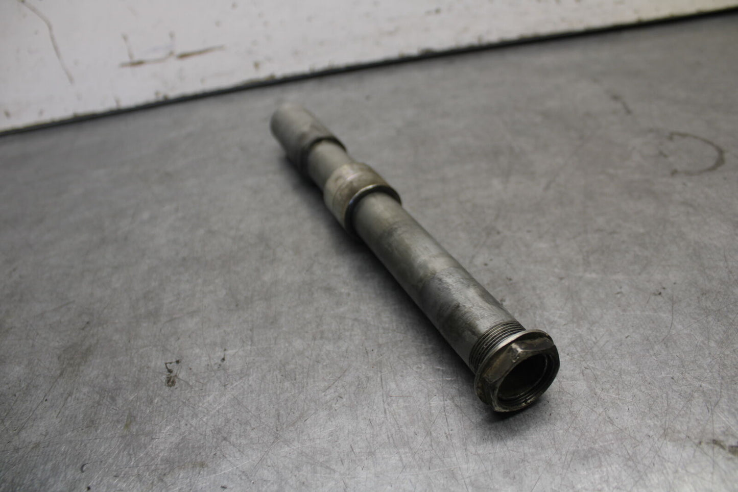 06-07 DUCATI MONSTER 695 FRONT WHEEL RIM AXLE PIVOT BOLT BB674