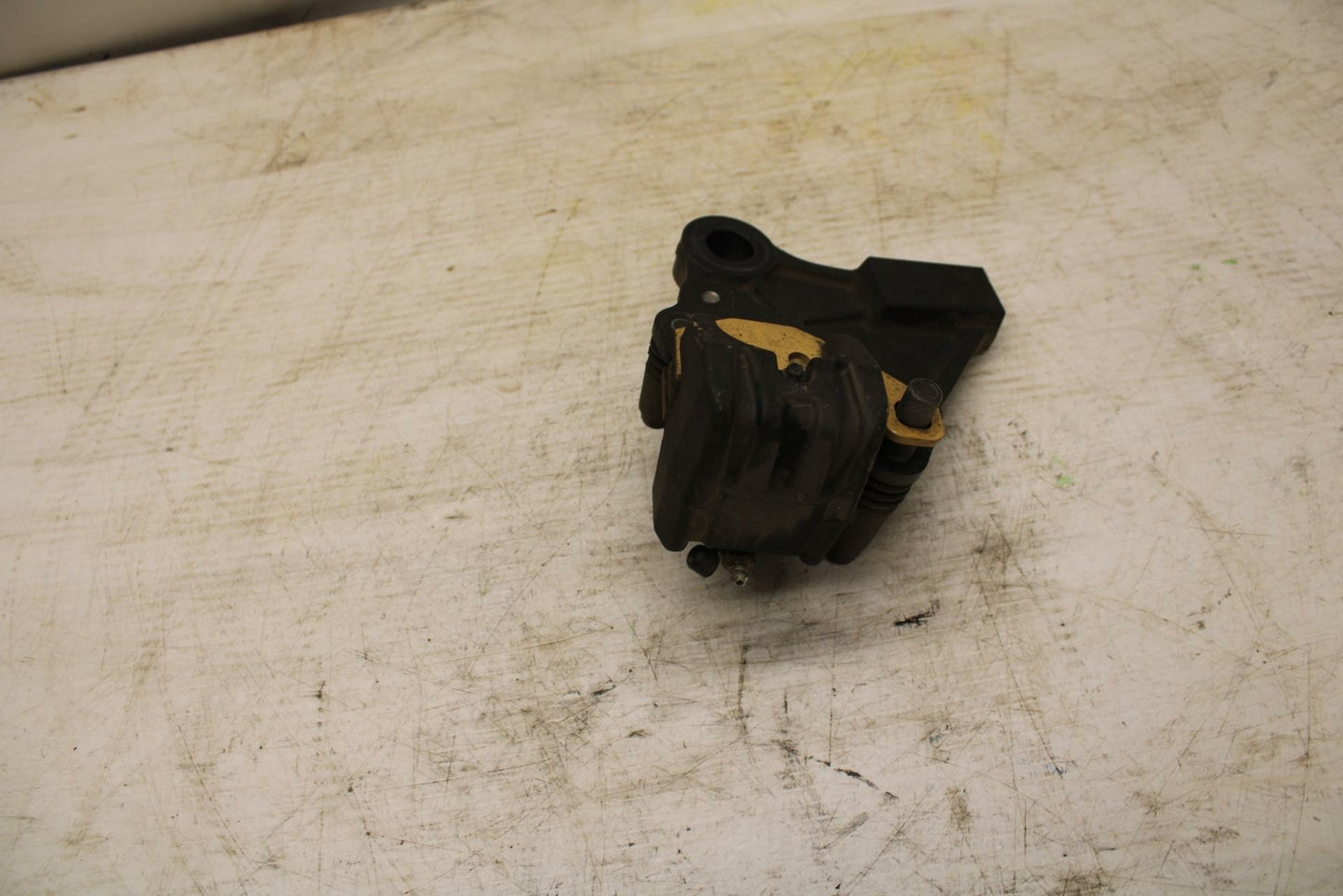 11-12 KAWASAKI NINJA 400 EX400 C REAR BACK BRAKE CALIPER W MOUNT BRACKET BB358