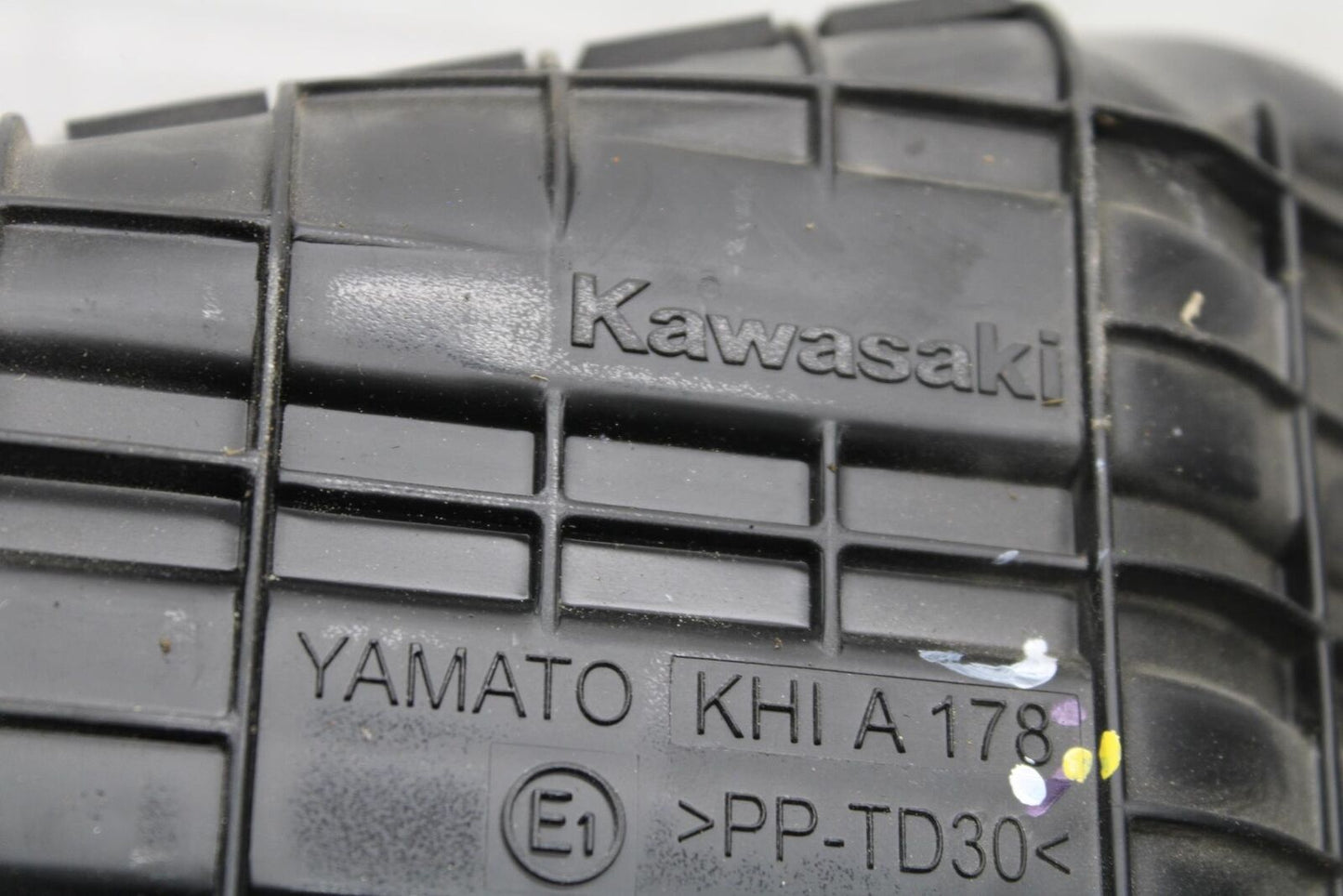 19-22 KAWASAKI Z400 AIRBOX AIR INTAKE FILTER BOX BB586