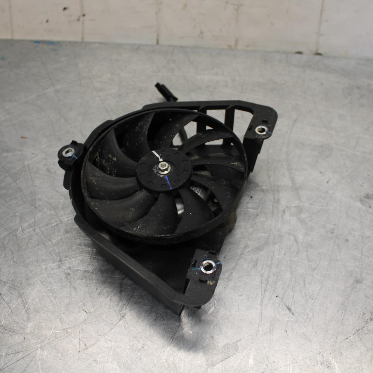 17-18 YAMAHA YZF R3 ENGINE RADIATOR COOLING FAN BB438