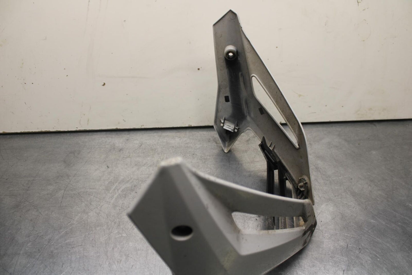 2016 BMW S1000R ABS FRONT CENTER COWL FAIRING BB604