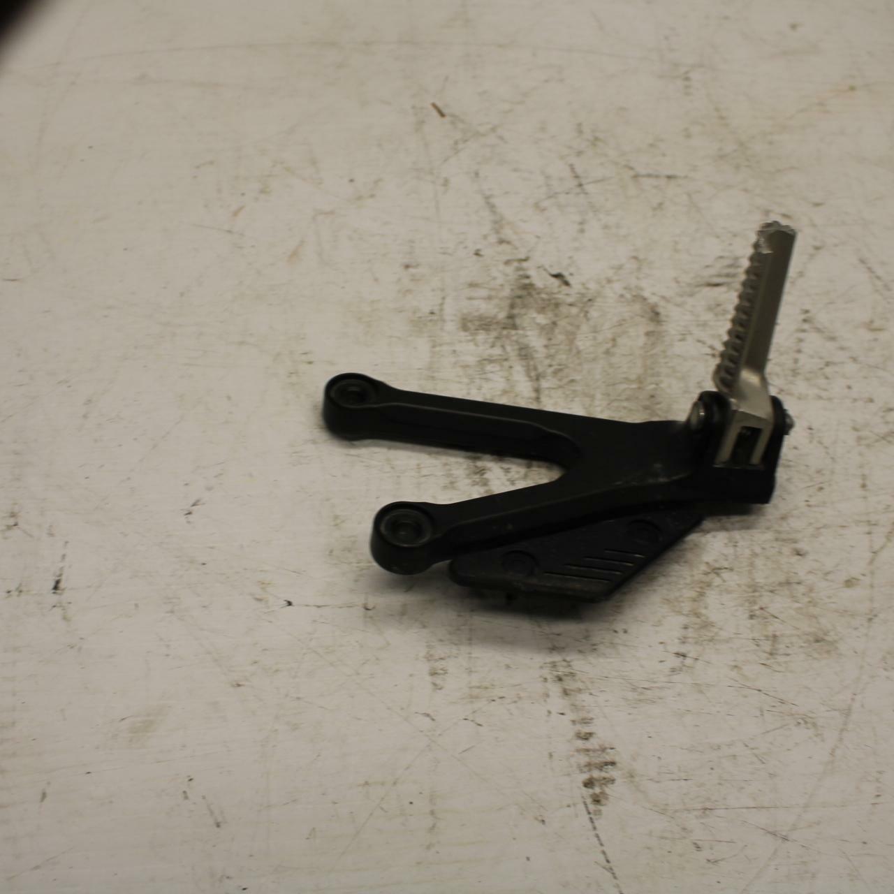 08-17 YAMAHA YZF R6 LEFT REARSET REAR SET DRIVER FOOT PEG REST STOP BB354