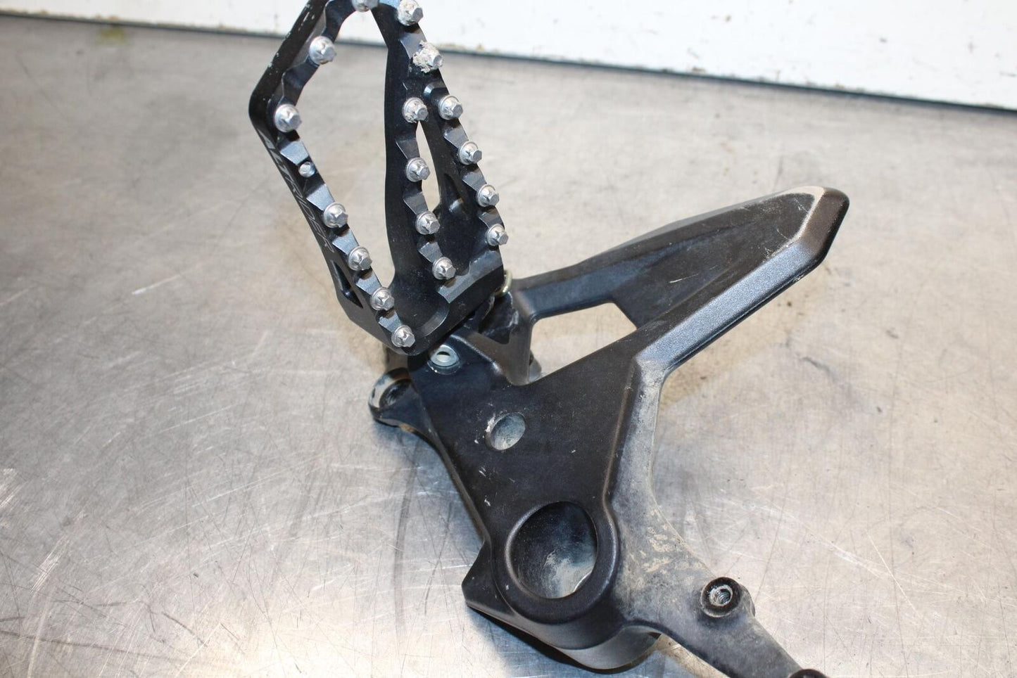 21-23 KTM 890 ADVENTURE ALTRIDER LEFT RIGHT FOOT RESTS PEGS BB629
