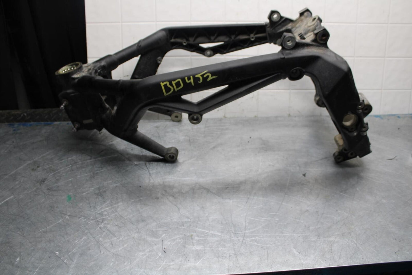 17-21 TRIUMPH STREET TRIPPLE R ABS FRAME CHASSIS bb452