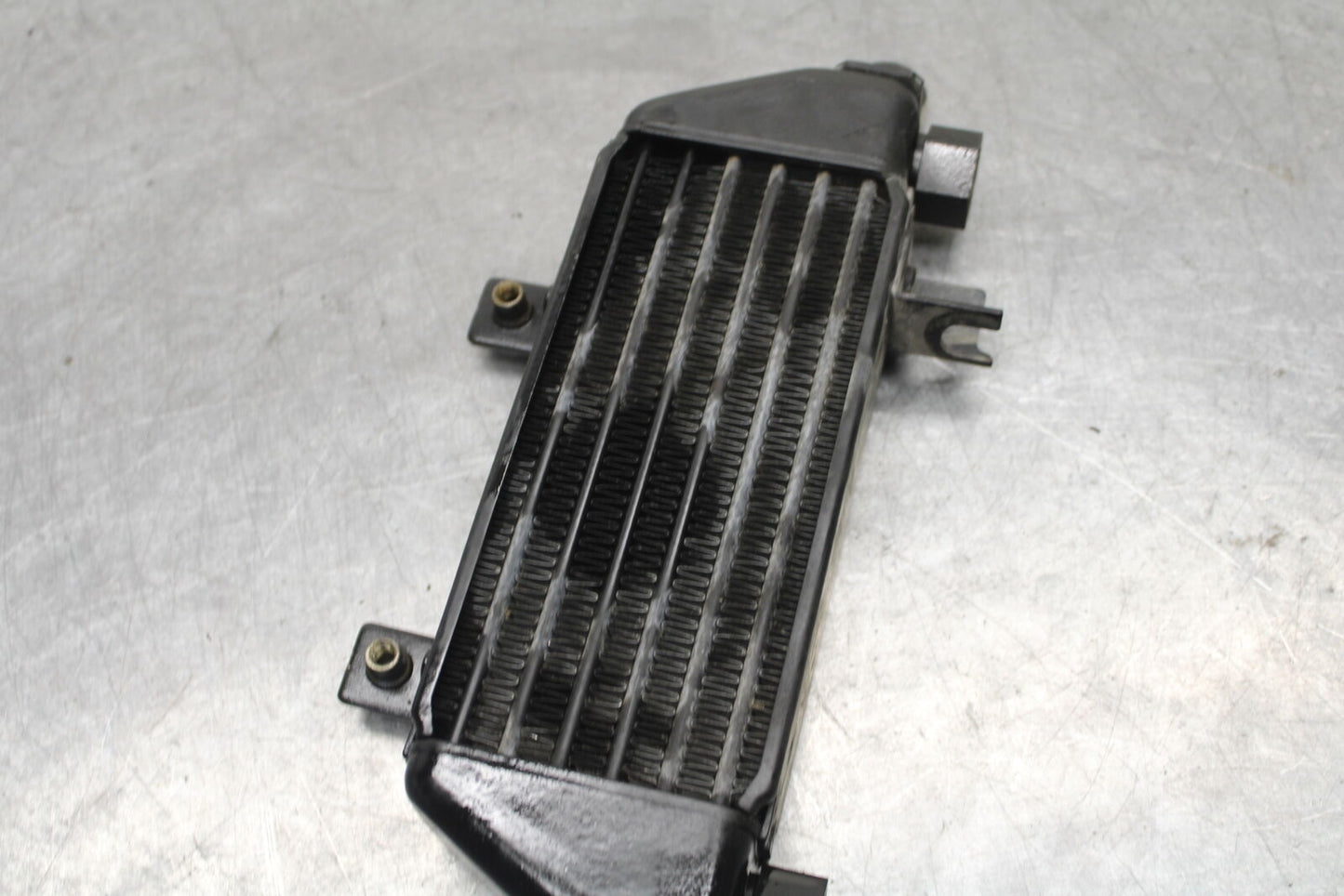 01-06 TRIUMPH TIGER 955I ENGINE MOTOR OIL COOLER BB693