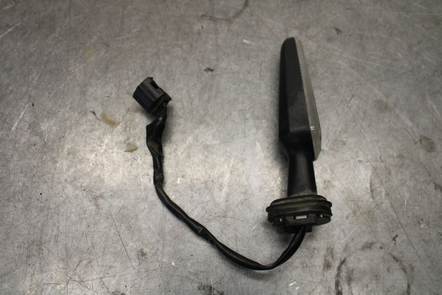 22-24 YAMAHA XSR900 RIGHT FRONT TURN SIGNAL LIGHT INDICATOR BB683