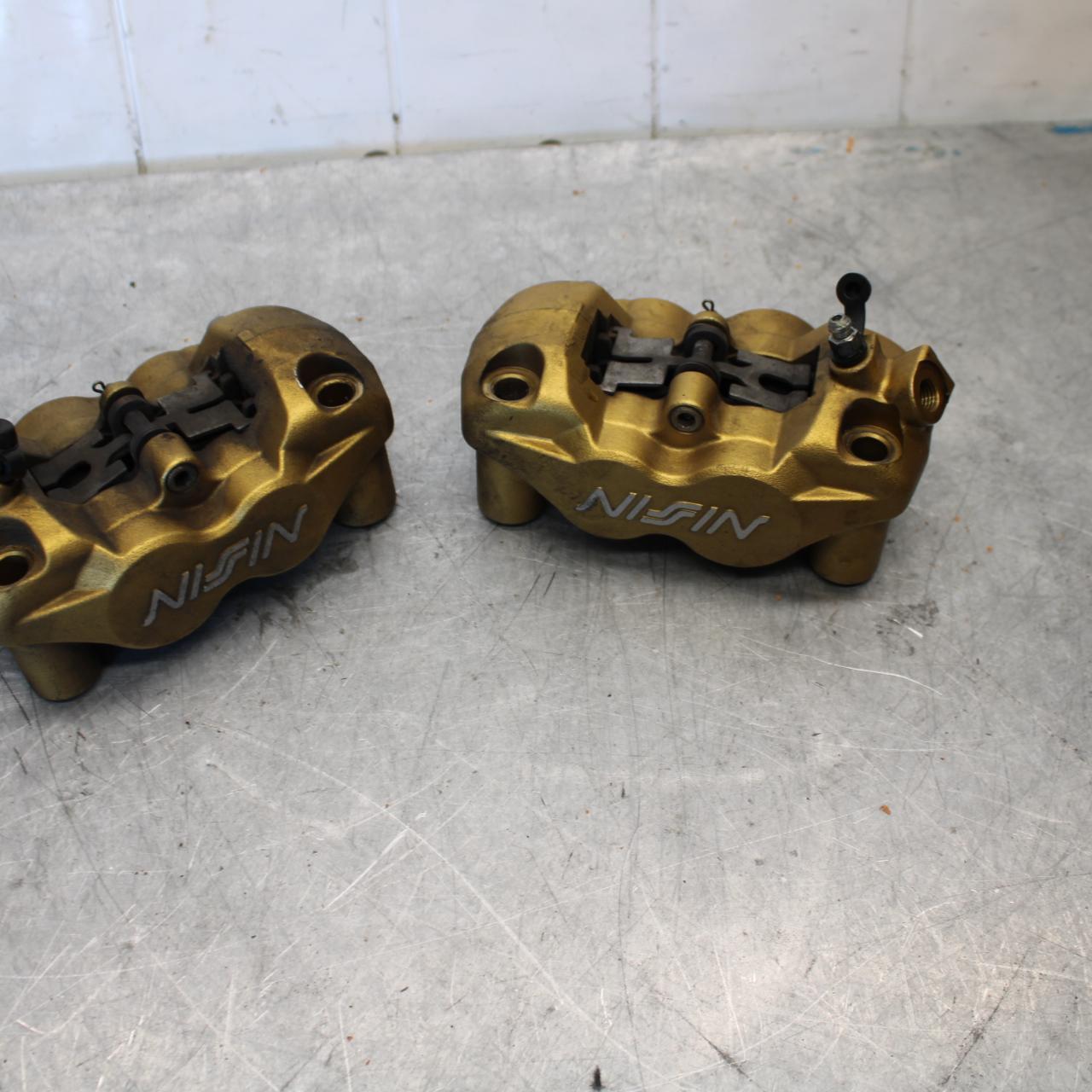 2006 Triumph Daytona 675 Triple FRONT BRAKE CALIPER SET PAIR CALIPERS BB434