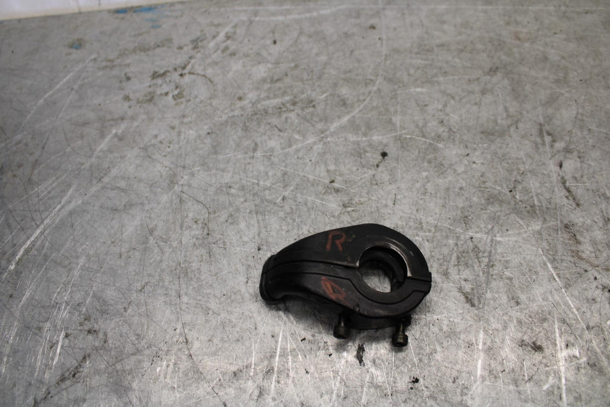04-06 YAMAHA YZF R1 THROTTLE CABLE LINE HOUSING GUIDE 3XW-26282-01-00 BB432