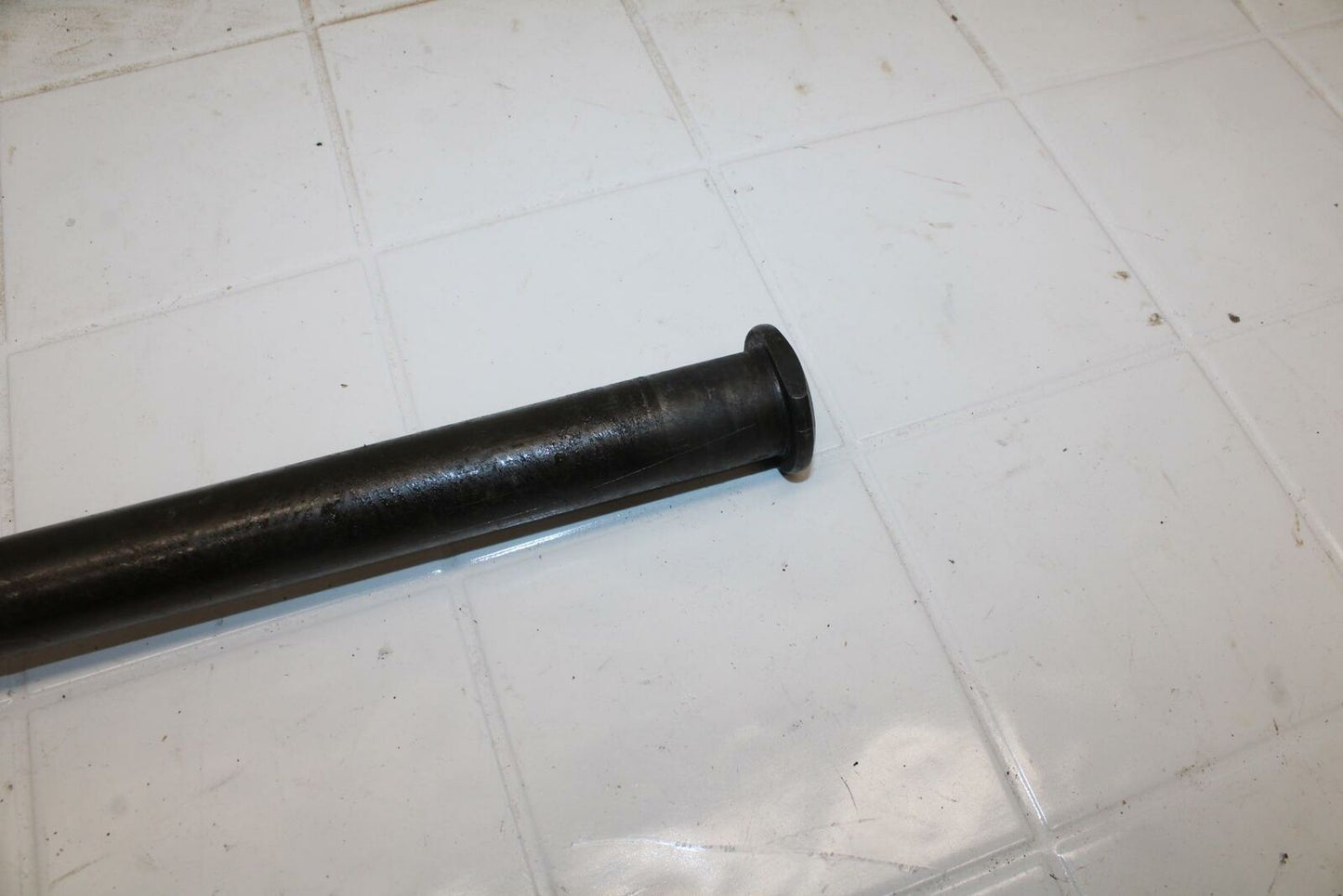99-00 YAMAHA YZF R6 REAR AXLE BACK WHEEL RIM PIVOT BOLT AXEL BB04
