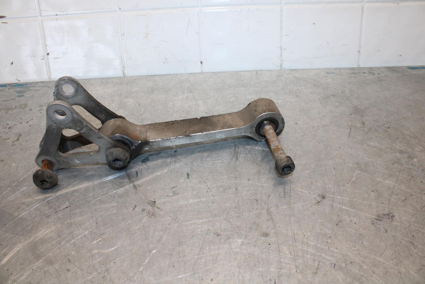 2006 Triumph Daytona 675 Triple REAR DOGBONE SHOCK LINKAGE LINK BB434