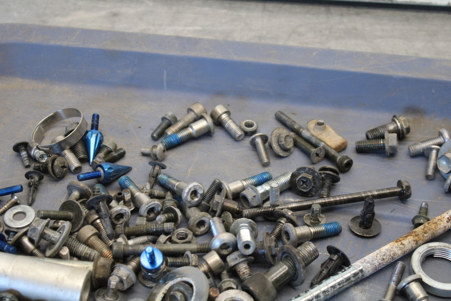 03-07 SUZUKI SV1000S ENGINE MOUNTING BOLTS HARDWARE SCREWS BB657