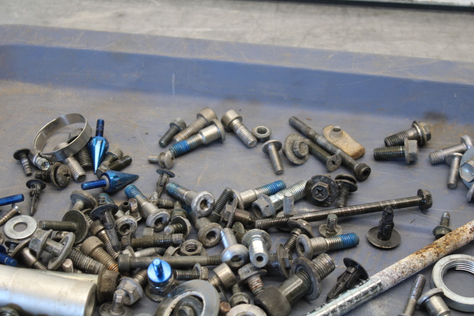 03-07 SUZUKI SV1000S ENGINE MOUNTING BOLTS HARDWARE SCREWS BB657