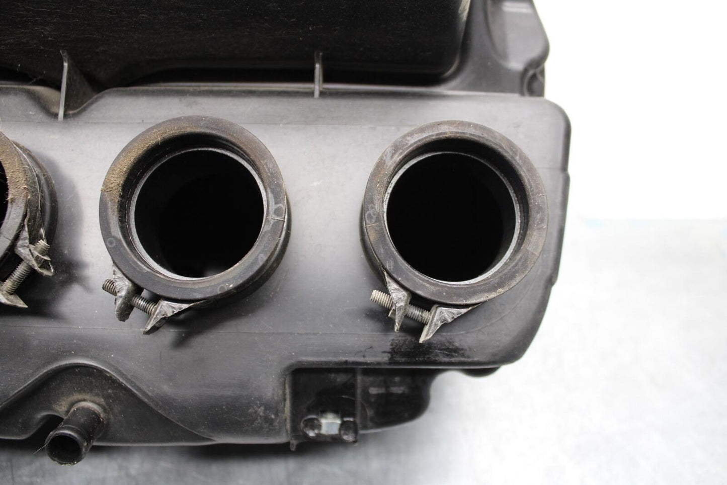 2001 Suzuki GSXR600 AIRBOX AIR INTAKE FILTER BOX 13700-39F00 BB59