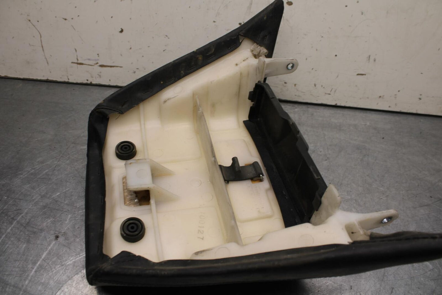 93-07 YAMAHA VMAX 1200 REAR BACK PASSENGER SEAT BB634