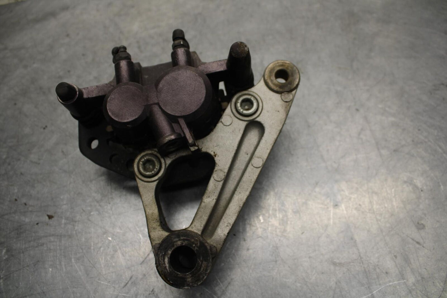 1996 Kawasaki Ninja 600R ZX600C REAR BACK BRAKE CALIPER W MOUNT BRACKET BB35