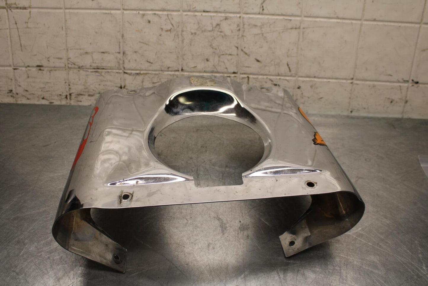 2004 Suzuki Intruder 1500 VL1500 HEADLIGHT HEAD LIGHT LAMP TRIM BB573
