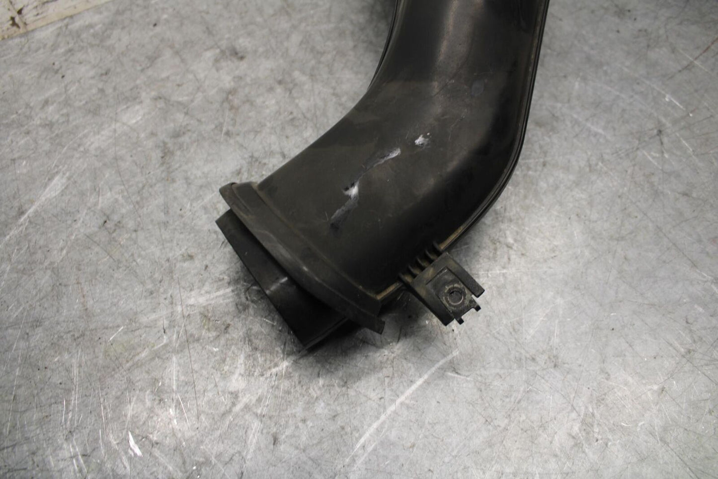 2001 Suzuki GSXR1000 RIGHT RAM AIR INTAKE DUCT TUBE 94420-40F01 BB52