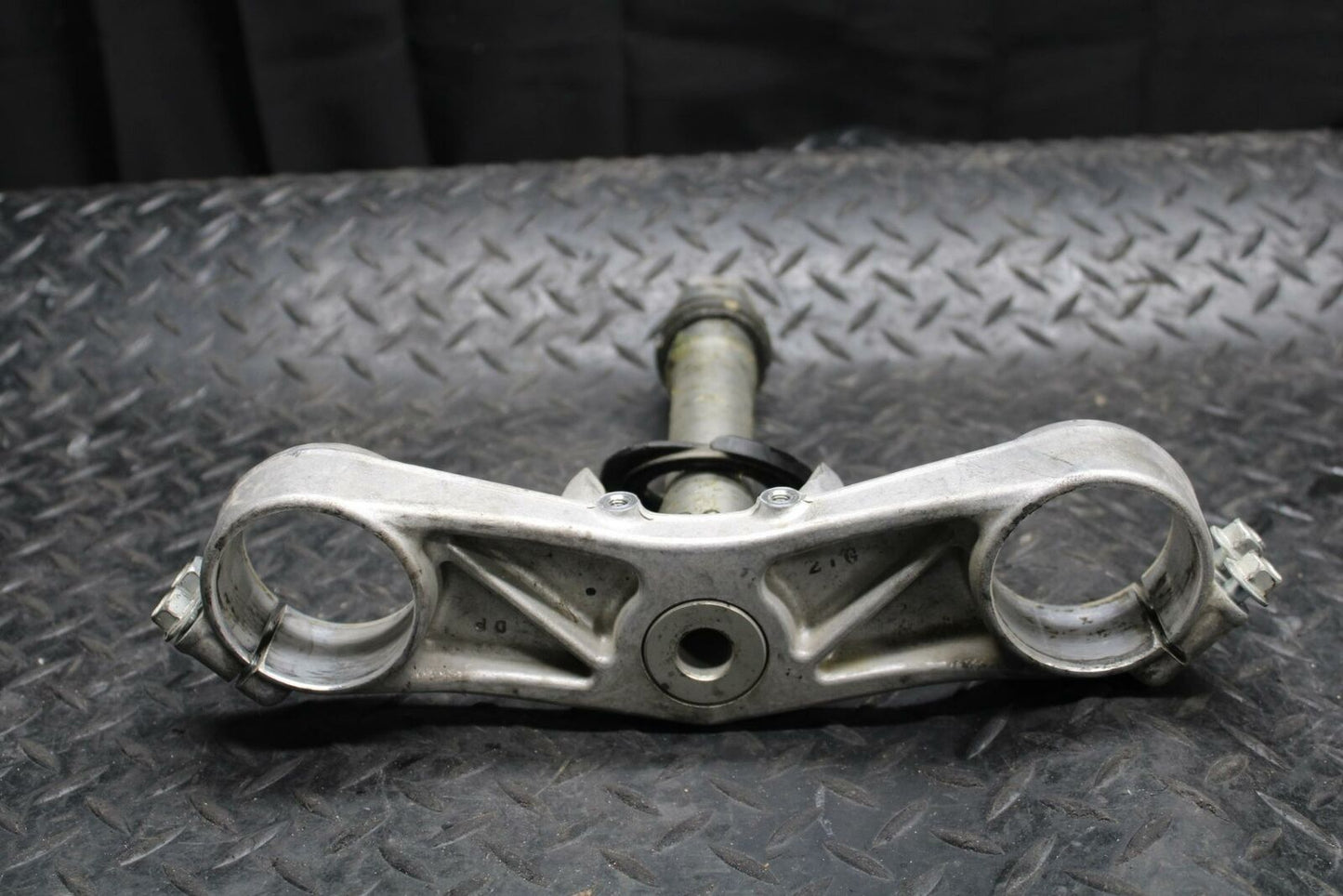 02 KAWASAKI NINJA ZX12R FRONT FORKS CLAMP LOWER TRIPLE TREE STEM bb194