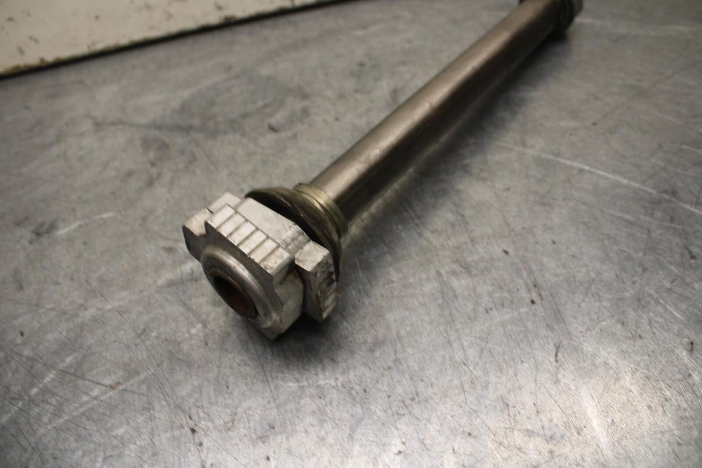 16-18 KTM 690 DUKE REAR AXLE BACK WHEEL RIM PIVOT BOLT AXEL BB631
