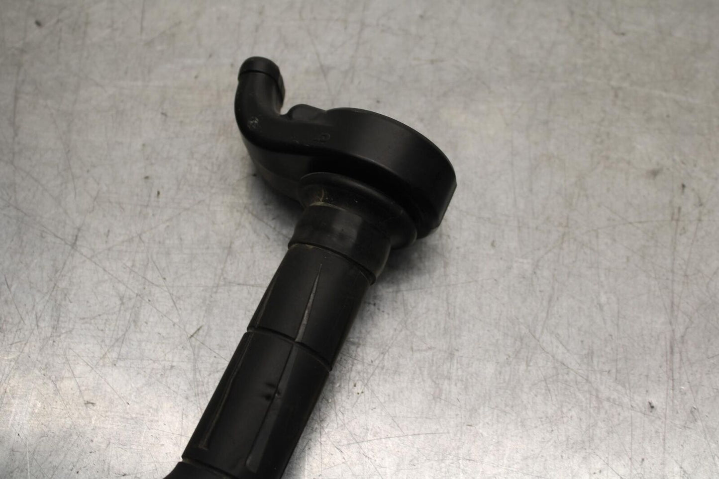 16-20 KAWASAKI ZX10R THROTTLE CABLE LINE HOUSING GUIDE BB591
