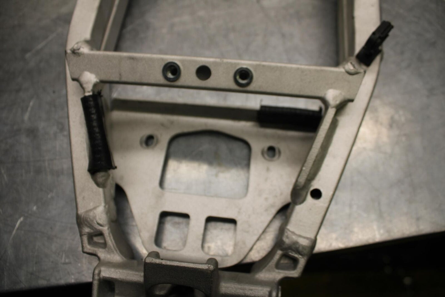 15-19 APRILIA RSV4 RF REAR SUBFRAME BACK SUB FRAME BB611