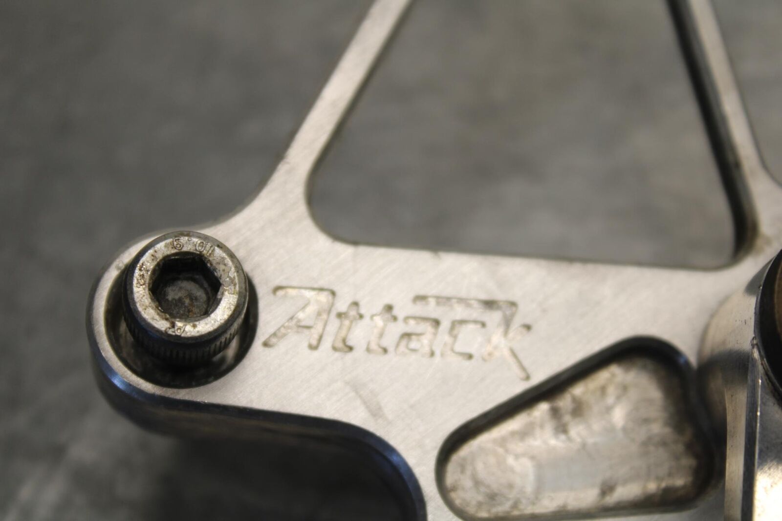 01-03 SUZUKI GSXR600 RIGHT LEFT REARSETS REAR SET DRIVER FOOT PEGS BB639