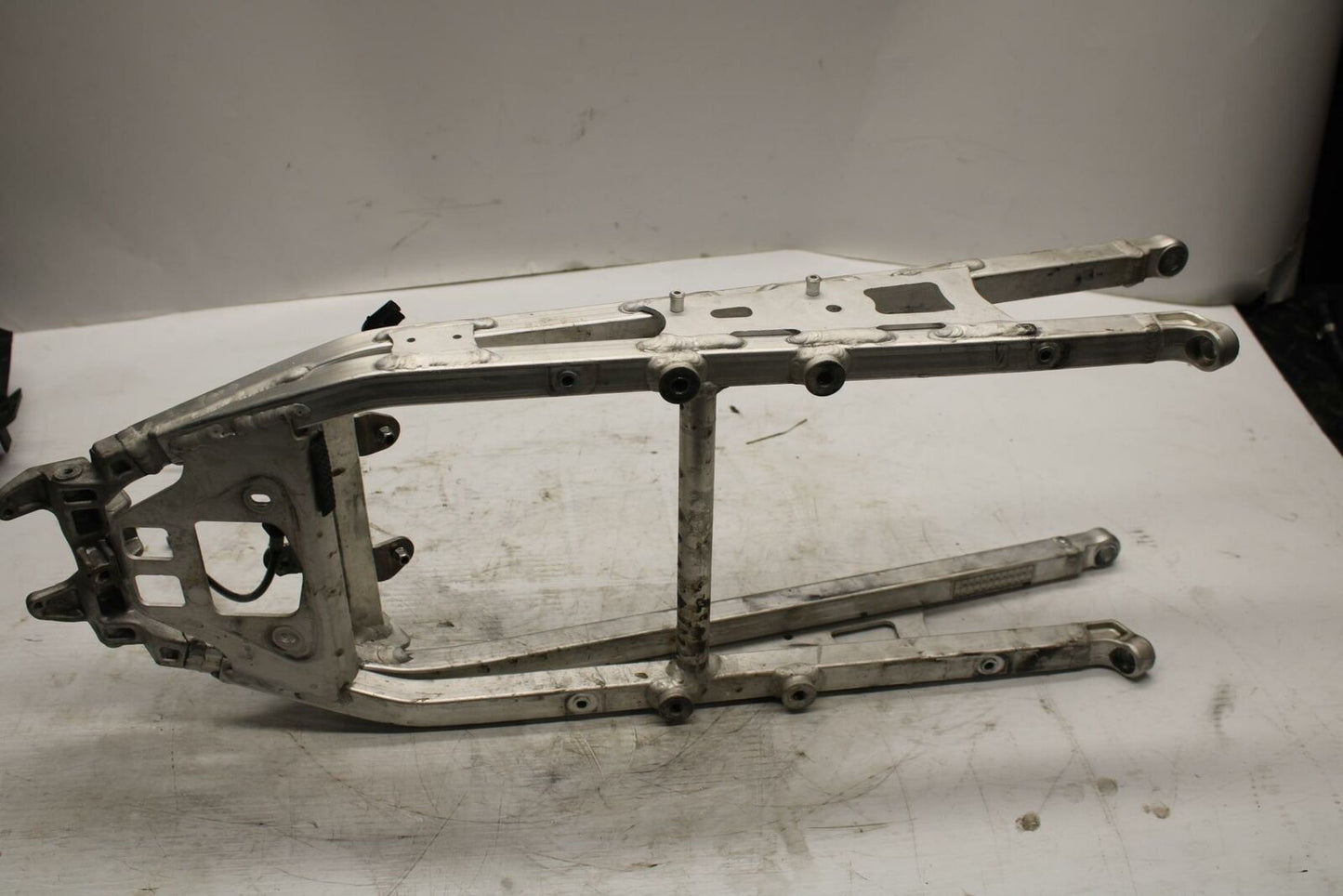 10-11 APRILIA RSV4 REAR SUBFRAME BACK SUB FRAME W UNDER TRAY BB268