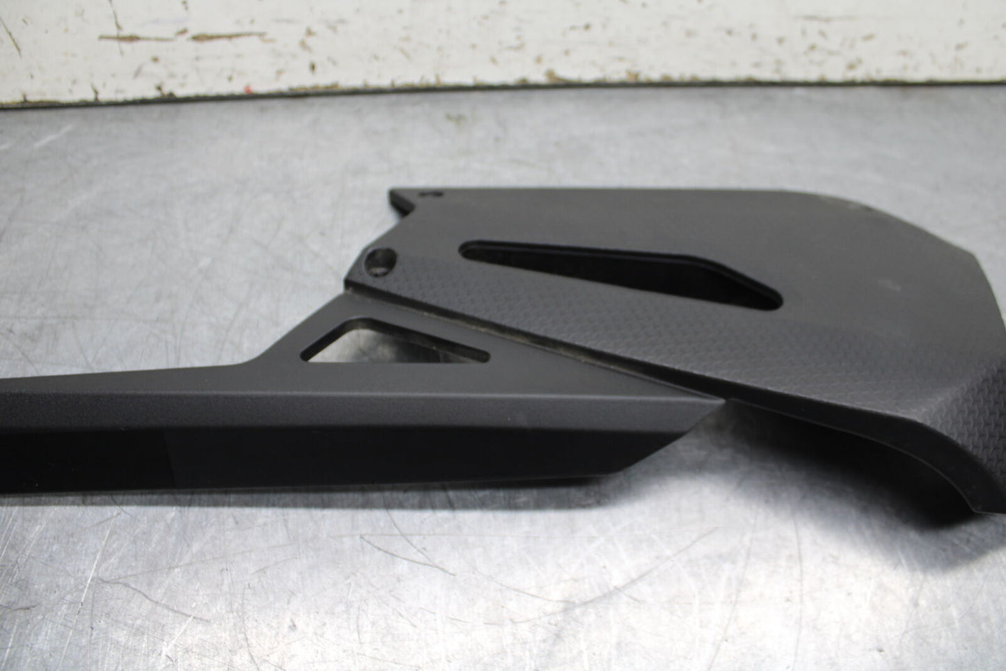 21-24 APRILIA TUONO 660 FACTORY REAR BACK DRIVE CHAIN GUARD COVER SHIELD BB733