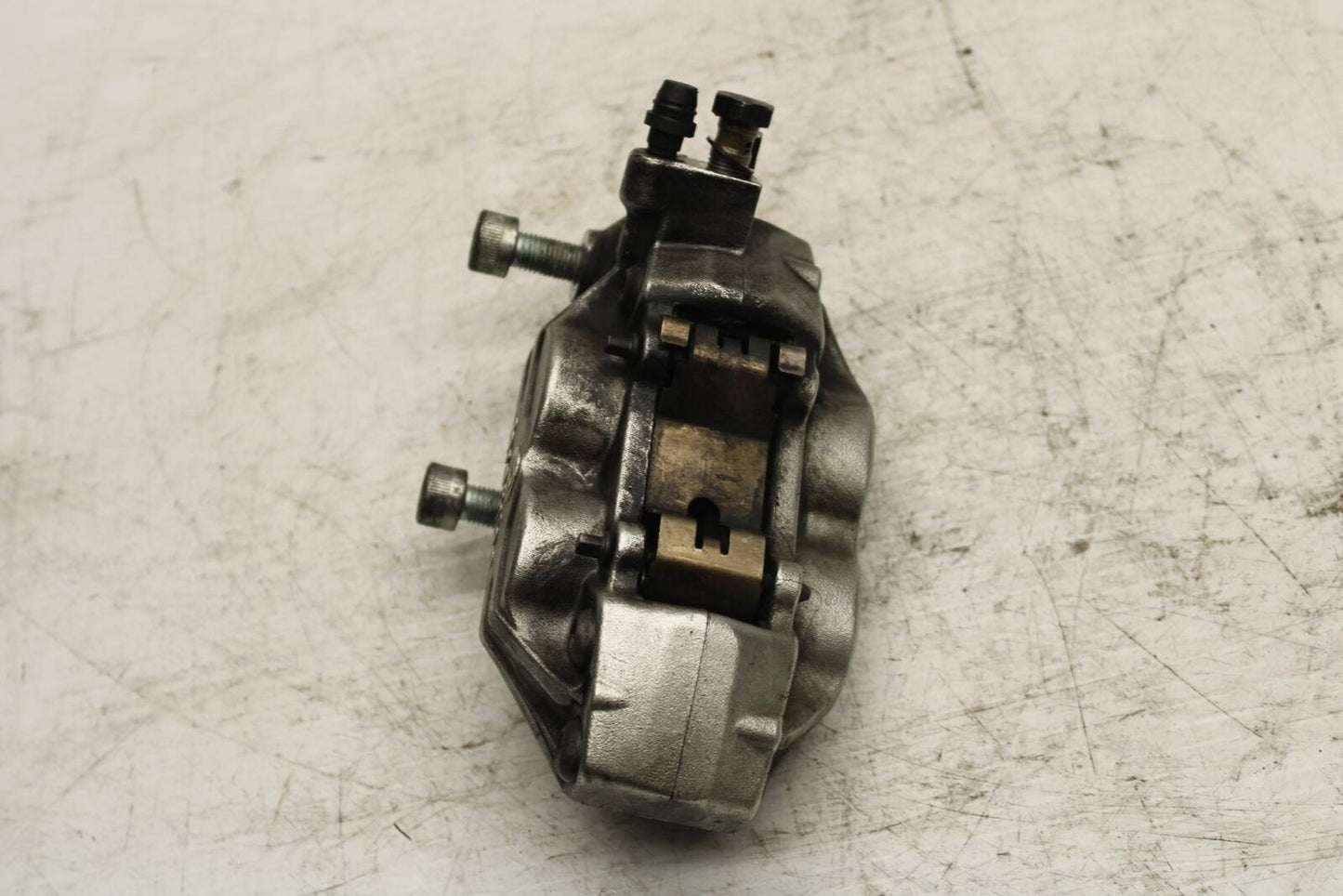 03-17 VICTORY VEGAS LEFT FRONT BRAKE CALIPER BB259