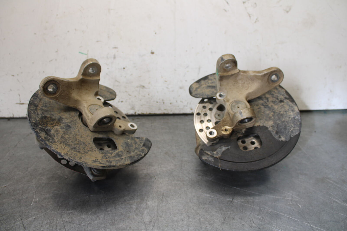 01-05 YAMAHA RAPTOR 660R FRONT WHEEL RIGHT LEFT HUB SET 5LP-25111-20-00 BB695