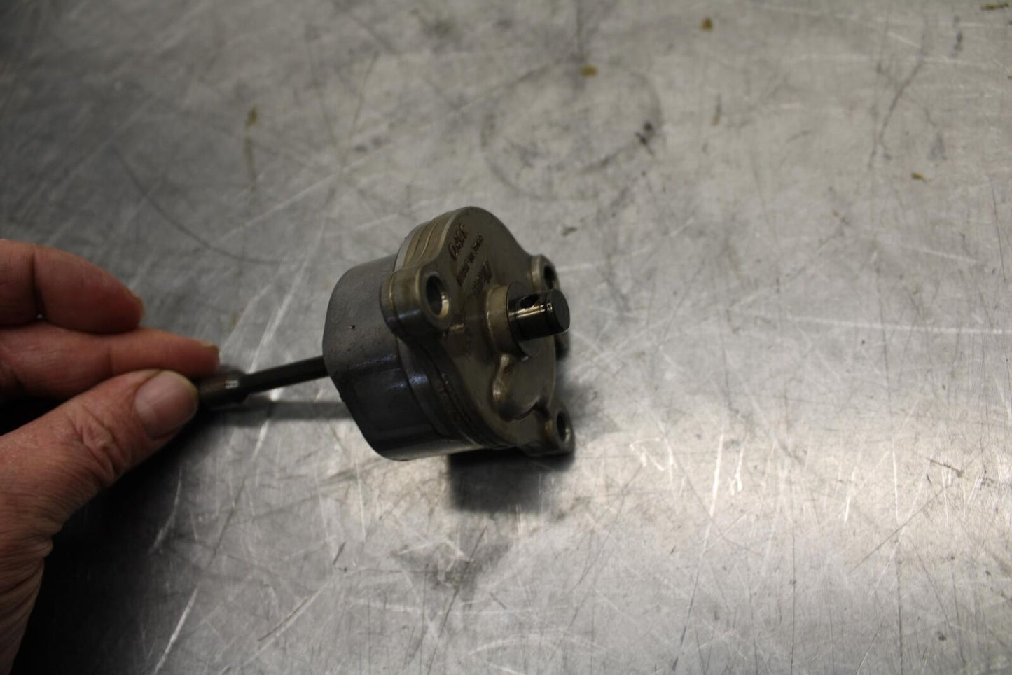 04-05 SUZUKI GSXR600 ENGINE MOTOR OIL PUMP 16400-35F00 BB329