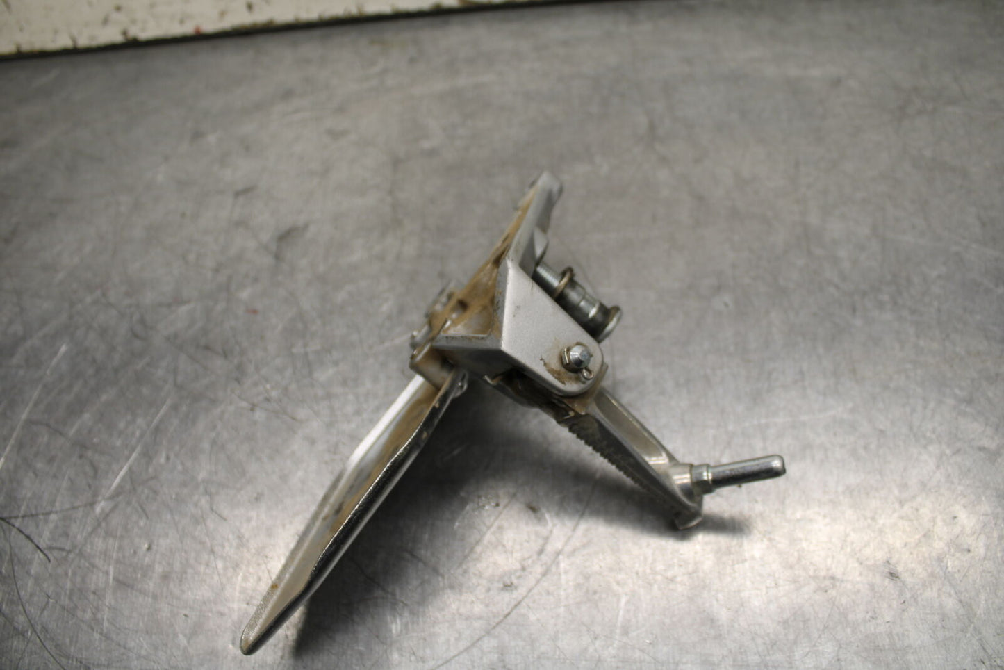 19-24 YAMAHA R3 LEFT REARSET REAR SET DRIVER FOOT PEG REST STOP BB736